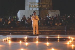 Mengingat Kematian Affan Kurniawan, Ratusan Ojek Online Subang Gelar Aksi Damai Nyalakan 1.000 Lilin