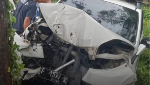 Mobil Kades di Cianjur Tabrak Pohon, Tiga Orang Meninggal Dunia