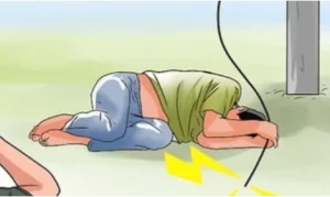 Saat Hendak Memindahkan Tiang Indihome, Empat Teknisi Telkom Tersengat Listrik Tegangan Tinggi