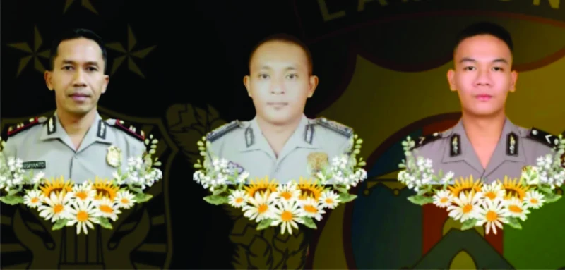 Tiga Anggota Polres Way Kanan Gugur Saat Tugas. Polrestabes Bandung Gelar Salat Gaib