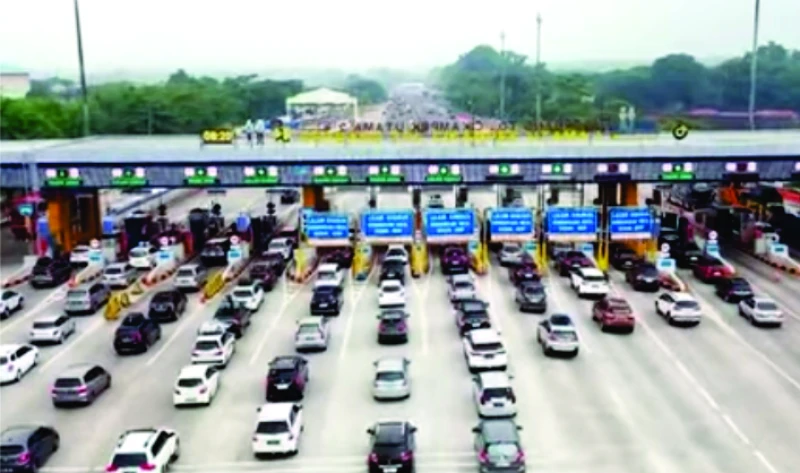 Volume Kendaraan Pemudik di Exit Tol Cileunyi Alami Peningkatan Volume Kendaraan Pemudik di Exit Tol Cileunyi Alami Peningkatan