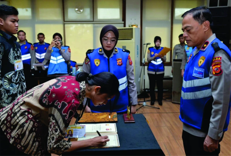 Wakapolda Jabar Pimpin Pengambilan Sumpah dan Penandatanganan Pakta Integritas Penerimaan Terpadu Calon Anggota Polri TA. 2025