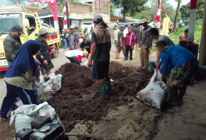 Warga Cipeujeuh, Marah! Proyek Pipanisasi SPAM PDAM Tirtaraharja Dihentikan