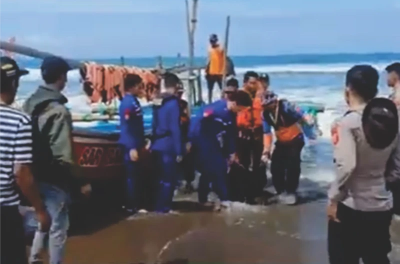 Wisatawan Asal Garut Yang Tenggelam di Pantai Pangandaran Ditemukan Wisatawan Asal Garut Yang Tenggelam di Pantai Pangandaran Ditemukan